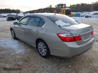 2013 Honda Accord Sdn EX-L with VIN 1HGCR2F82DA076820, listed as a IAAI auction lot 41606725 with 136,247 mi miles. Bid and sale history available at carsss.com. Image 3.