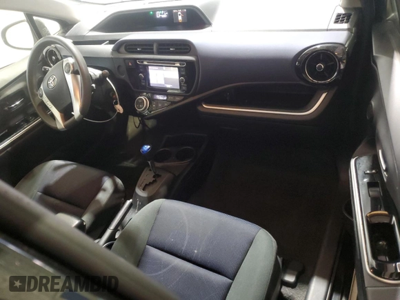 2016 Toyota Prius One z VIN JTDKDTB38G1121319, wystawiony jako Copart lot #55255145 z przebiegiem 45 371 mil mil oraz Czysty tytuł • Clean title. Historia ofert i sprzedaży dostępna na DreamBid. Obrazek 8.