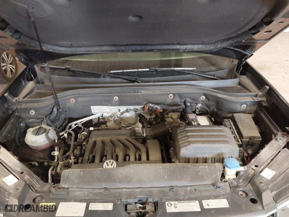 2018 Volkswagen Atlas 3.6L V6 SE with VIN 1V2LR2CA8JC513109, listed as a IAAI auction lot 41820598 with 69,532 mi miles. Bid and sale history available at carsss.com. Image 10.