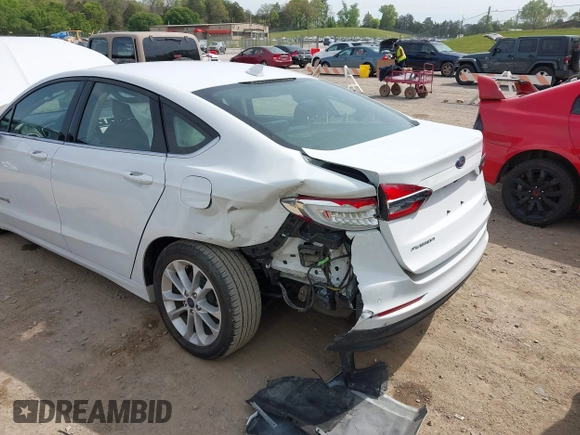 2019 Ford Fusion Hybrid SE with VIN 3FA6P0LU6KR267365, listed as a IAAI auction lot 42030525 with 95,401 mi miles. Bid and sale history available at carsss.com. Image 6.