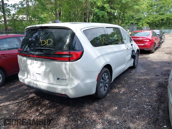 2024 Chrysler Pacifica Hybrid Select z VIN 2C4RC1S71RR118334, wystawiony jako IAAI lot #42320645 z przebiegiem 43 811 mil mil oraz . Historia ofert i sprzedaży dostępna na DreamBid. Obrazek 4.