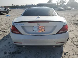 2018 Mercedes-Benz SLC 300 z VIN WDDPK3JAXJF154155, wystawiony jako Copart lot #61274323 z przebiegiem 37 087 mil mil oraz . Historia ofert i sprzedaży dostępna na DreamBid. Obrazek 6.