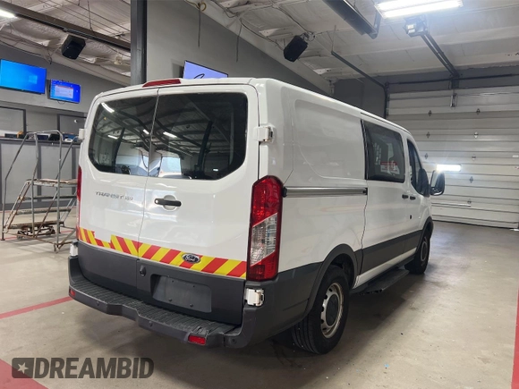 2018 Ford Transit z VIN 1FTYE1YM0JKB52111, wystawiony jako IAAI lot #42789026 z przebiegiem 132 936 mil mil oraz . Historia ofert i sprzedaży dostępna na DreamBid. Obrazek 22.