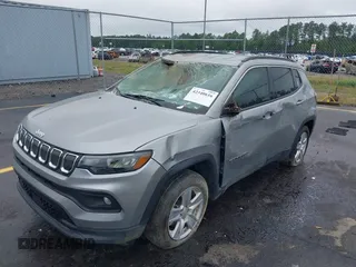 2022 Jeep Compass Latitude с VIN 3C4NJCBB6NT228906, выставлен на аукционе IAAI как лот 42340616 с пробегом 30 336 миль миль и . История ставок и продаж доступна на DreamBid. Изображение 2.