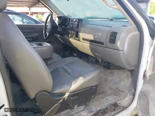 2008 Chevrolet Silverado 1500 Work Truck with VIN 1GCEC19C48Z328397, listed as a IAAI auction lot 42019900 with 314,045 mi miles. Bid and sale history available at carsss.com. Image 5.