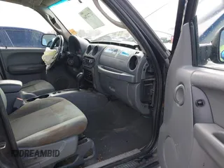 2007 Jeep Liberty Sport with VIN 1J4GL48K17W602216, listed as a IAAI auction lot 41724764 with 282,578 mi miles. Bid and sale history available at carsss.com. Image 5.
