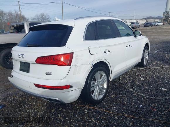 2018 Audi Q5 Premium Plus with VIN WA1BNAFY3J2006324, listed as a IAAI auction lot 41099767 with 52,332 mi miles. Bid and sale history available at carsss.com. Image 4.