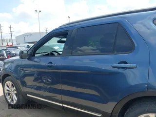 2018 Ford Explorer XLT z VIN 1FM5K7D89JGA54555, wystawiony jako IAAI lot #42375872 z przebiegiem 89 115 mil mil oraz . Historia ofert i sprzedaży dostępna na DreamBid. Obrazek 14.