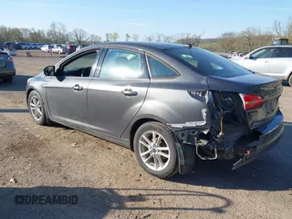 2016 Ford Focus SE с VIN 1FADP3F21GL274734, выставлен на аукционе IAAI как лот 42101168 с пробегом 98 404 миль миль и . История ставок и продаж доступна на DreamBid. Изображение 3.