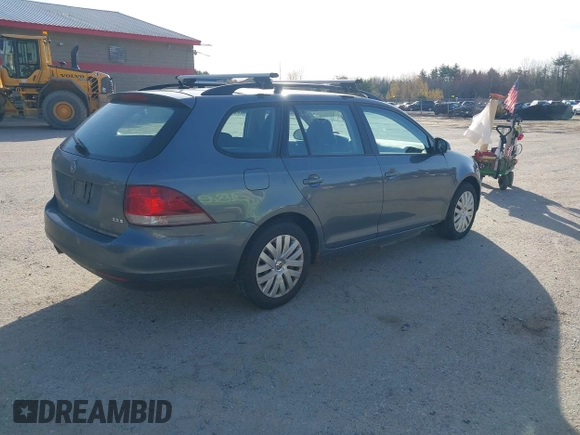 2010 Volkswagen Jetta SportWagen S with VIN 3VWKZ7AJ0AM667497, listed as a IAAI auction lot 42151709 with 109,119 mi miles. Bid and sale history available at carsss.com. Image 4.