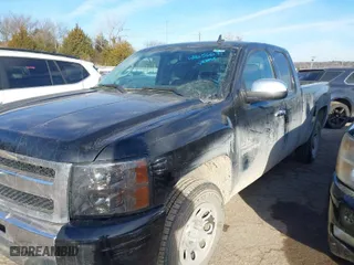 2011 Chevrolet Silverado 1500 LT with VIN 1GCRCSE09BZ421152, listed as a IAAI auction lot 41656671 with 272,927 mi miles. Bid and sale history available at carsss.com. Image 14.