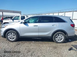 2020 Kia Sorento LX with VIN 5XYPG4A3XLG635252, listed as a IAAI auction lot 41424255 with 94,489 mi miles. Bid and sale history available at carsss.com. Image 14.