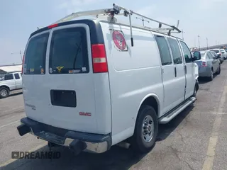 2014 GMC Savana Cargo z VIN 1GTW7FCA2E1903829, wystawiony jako IAAI lot #42432718 z przebiegiem 133 981 mil mil oraz . Historia ofert i sprzedaży dostępna na DreamBid. Obrazek 4.