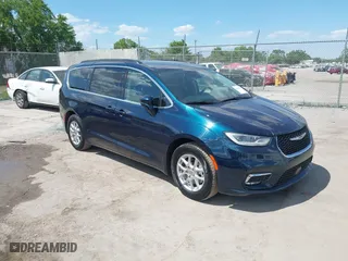 2022 Chrysler Pacifica Touring L with VIN 2C4RC1BG4NR182216, listed as a IAAI auction lot 41903983 with 83,613 mi miles. Bid and sale history available at carsss.com. Image 1.