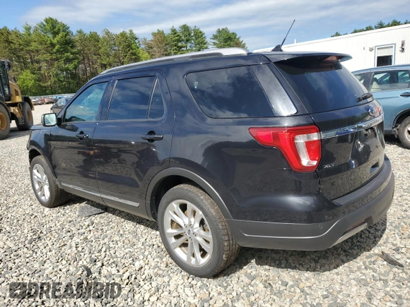 2019 Ford Explorer XLT z VIN 1FM5K8D86KGA81025, wystawiony jako Copart lot #58728645 z przebiegiem 120 197 mil mil oraz Szkoda całkowita • Salvage title. Historia ofert i sprzedaży dostępna na DreamBid. Obrazek 2.