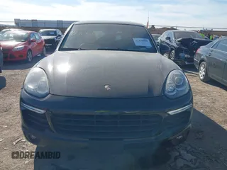 2016 Porsche Cayenne z VIN WP1AA2A25GLA05540, wystawiony jako IAAI lot #41330580 z przebiegiem 71 835 mil mil oraz . Historia ofert i sprzedaży dostępna na DreamBid. Obrazek 12.