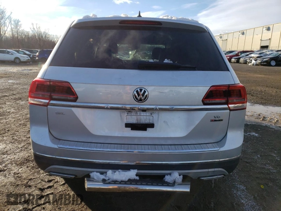 2019 Volkswagen Atlas SEL Premium with VIN 1V2NR2CAXKC582684, listed as a Copart auction lot 83217524 with 127,821 mi miles and Salvage title. Bid and sale history available at DreamBid. Image 6.