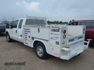 2013 Ford F-250 XL z VIN 1FT7X2A64DEA86642, wystawiony jako IAAI lot #42278335 z przebiegiem 253 022 mil mil oraz . Historia ofert i sprzedaży dostępna na DreamBid. Obrazek 3.