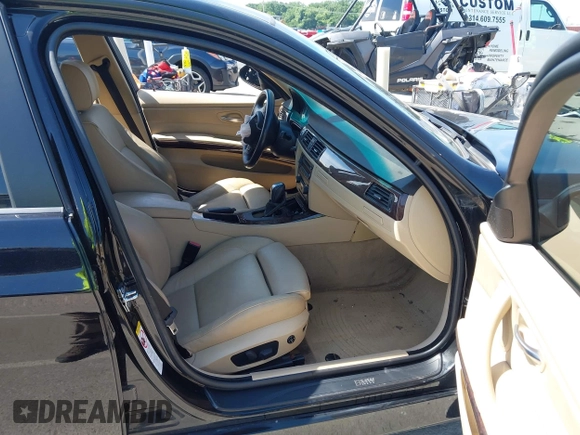 2006 BMW 3 Series 325i with VIN WBAVB13576KX32715, listed as a IAAI auction lot 42572961 with Not provided miles and . Bid and sale history available at DreamBid. Image 5.