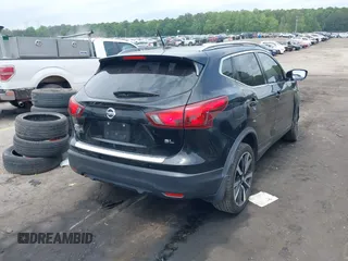 2017 Nissan Rogue S z VIN JN1BJ1CP9HW019565, wystawiony jako IAAI lot #42121059 z przebiegiem 106 056 mil mil oraz . Historia ofert i sprzedaży dostępna na DreamBid. Obrazek 4.