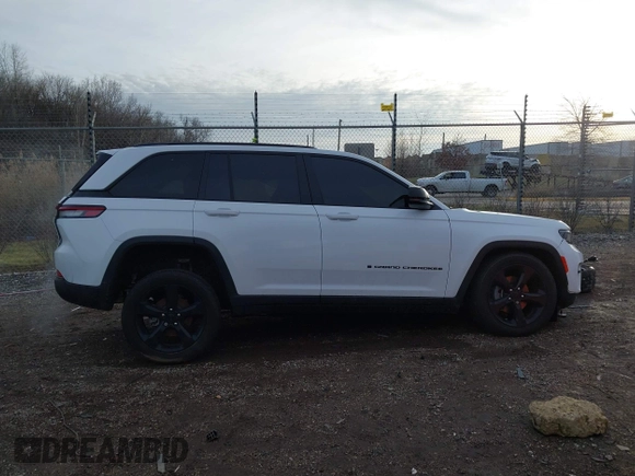 2023 Jeep Grand Cherokee Laredo with VIN 1C4RJHAG6PC620620, listed as a IAAI auction lot 41086775 with 17,882 mi miles and . Bid and sale history available at DreamBid. Image 14.