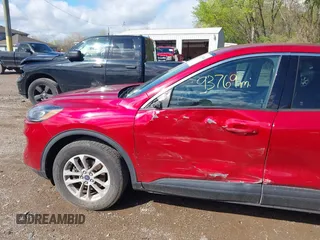 2020 Ford Escape SE z VIN 1FMCU9G64LUC69806, wystawiony jako IAAI lot #42075446 z przebiegiem 93 769 mil mil oraz . Historia ofert i sprzedaży dostępna na DreamBid. Obrazek 14.