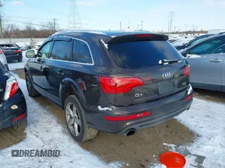 2015 Audi Q7 3.0T S line Prestige with VIN WA1DGAFE1FD017388, listed as a IAAI auction lot 41619900 with 122,420 mi miles. Bid and sale history available at carsss.com. Image 3.