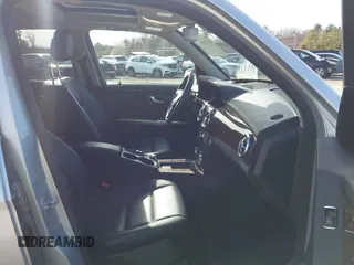 2014 Mercedes-Benz GLK 350 with VIN WDCGG8JB8EG175260, listed as a IAAI auction lot 41957511 with 106,427 mi miles and . Bid and sale history available at carsss.com. Image 5.