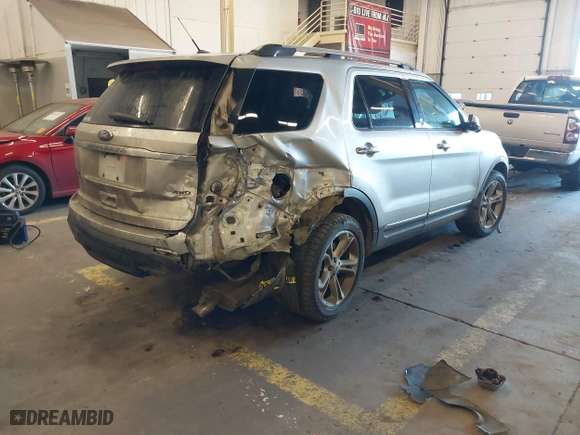 2013 Ford Explorer Limited with VIN 1FM5K8F81DGC06481, listed as a IAAI auction lot 41450796 with 173,488 mi miles. Bid and sale history available at carsss.com. Image 4.