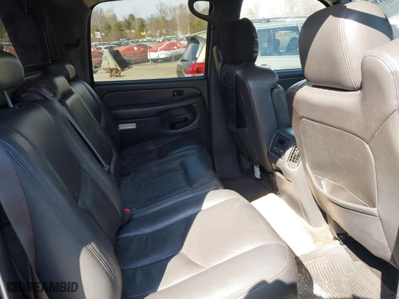 2003 Chevrolet Avalanche with VIN 3GNEK13TX3G126868, listed as a IAAI auction lot 41768159 with 181,515 mi miles. Bid and sale history available at carsss.com. Image 8.