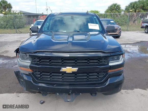 2018 Chevrolet Silverado 1500 Custom with VIN 1GCRCPEC3JZ329430, listed as a IAAI auction lot 42122097 with 199,580 mi miles. Bid and sale history available at carsss.com. Image 12.