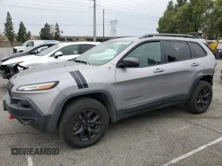 2018 Jeep Cherokee Trailhawk with VIN 1C4PJMBB8JD582506, listed as a Copart auction lot 47898025 with 72,674 mi miles and Salvage Title. Bid and sale history available at carsss.com. Image 1.