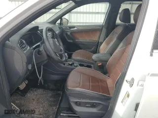 2022 Volkswagen Tiguan SEL R-Line with VIN 3VV4B7AX4NM103217, listed as a Copart auction lot 43906805 with 17,990 mi miles and Salvage Title. Bid and sale history available at carsss.com. Image 7.