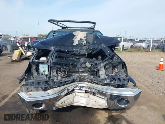 2010 Toyota Tundra z VIN 5TFUW5F12AX134255, wystawiony jako IAAI lot #42039814 z przebiegiem 145 917 mil mil oraz . Historia ofert i sprzedaży dostępna na DreamBid. Obrazek 13.
