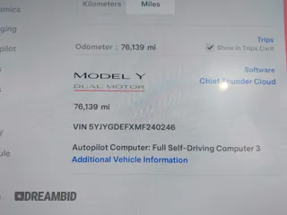 2021 Tesla Model Y Performance z VIN 5YJYGDEFXMF240246, wystawiony jako IAAI lot #42042951 z przebiegiem 76 139 mil mil oraz . Historia ofert i sprzedaży dostępna na DreamBid. Obrazek 7.