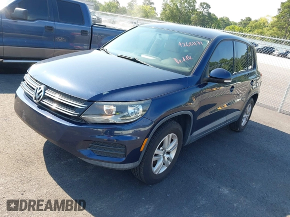 2012 Volkswagen Tiguan SE с VIN WVGAV7AX2CW582223, выставлен на аукционе IAAI как лот 42681171 с пробегом 129 117 миль миль и . История ставок и продаж доступна на DreamBid. Изображение 2.