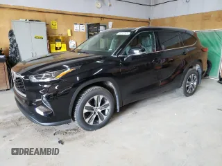 2021 Toyota Highlander XLE with VIN 5TDGZRBH5MS529474, listed as a Copart auction lot 60610165 with 92,275 mi miles and Salvage title. Bid and sale history available at DreamBid. Image 1.
