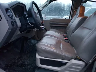 2008 Ford F-250 XL z VIN 1FTSW20598EA41367, wystawiony jako Copart lot #84403714 z przebiegiem 45 136 mil mil oraz Szkoda całkowita • Salvage title. Historia ofert i sprzedaży dostępna na DreamBid. Obrazek 7.