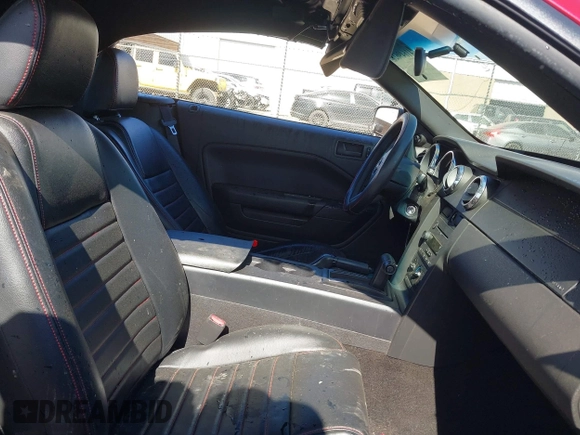2007 Ford Mustang Deluxe with VIN 1ZVFT84N375278973, listed as a IAAI auction lot 41649628 with Not Provided miles and . Bid and sale history available at carsss.com. Image 5.