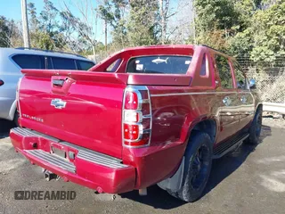 2007 Chevrolet Avalanche LTZ with VIN 3GNFK123X7G135629, listed as a IAAI auction lot 41348757 with 240,170 mi miles and . Bid and sale history available at DreamBid. Image 4.