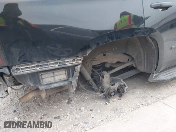 2015 Chevrolet Tahoe LS с VIN 1GNSCAKC9FR115611, выставлен на аукционе IAAI как лот 41624152 с пробегом 201 652 миль миль и . История ставок и продаж доступна на DreamBid. Изображение 6.