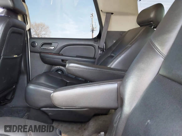 2009 Chevrolet Tahoe LTZ z VIN 1GNFK33089R218771, wystawiony jako IAAI lot #41789581 z przebiegiem 209 247 mil mil oraz . Historia ofert i sprzedaży dostępna na DreamBid. Obrazek 8.