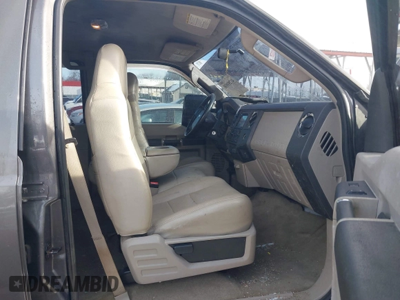 2008 Ford Super Duty F-250 SRW XL with VIN 1FTSW21508EC67716, listed as a IAAI auction lot 41293935 with 163,947 mi miles. Bid and sale history available at carsss.com. Image 5.