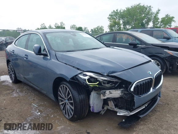 2021 BMW 2 Series 228i xDrive z VIN WBA73AK09M7G52220, wystawiony jako IAAI lot #42403680 z przebiegiem 72 407 mil mil oraz . Historia ofert i sprzedaży dostępna na DreamBid. Obrazek 1.
