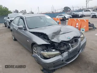 2011 BMW 3 Series 328i z VIN WBAPH5G54BNM76826, wystawiony jako IAAI lot #42282906 z przebiegiem Nie podano mil oraz . Historia ofert i sprzedaży dostępna na DreamBid. Obrazek 1.