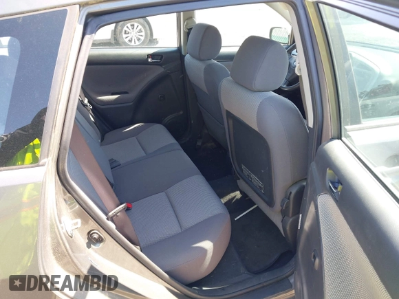 2005 Toyota Matrix STD with VIN 2T1KR32EX5C397965, listed as a IAAI auction lot 41931260 with 135,912 mi miles. Bid and sale history available at carsss.com. Image 8.