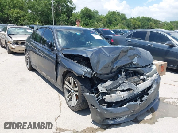 2015 BMW 3 Series 328i с VIN WBA3A5G5XFNS88465, выставлен на аукционе IAAI как лот 42676570 с пробегом 125 139 миль миль и . История ставок и продаж доступна на DreamBid. Изображение 1.