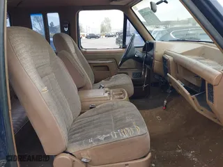 1989 Ford F-250 HD with VIN 1FTHX25G6KKA13830, listed as a IAAI auction lot 41701242 with 1,846 mi miles. Bid and sale history available at carsss.com. Image 5.
