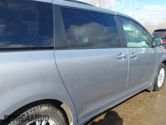 2017 Toyota Sienna XLE Auto Access Seat with VIN 5TDYZ3DC9HS850264, listed as a IAAI auction lot 41716519 with 95,454 mi miles and . Bid and sale history available at DreamBid. Image 14.