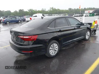 2020 Volkswagen Jetta S z VIN 3VWCB7BU0LM054526, wystawiony jako IAAI lot #42102027 z przebiegiem 75 780 mil mil oraz . Historia ofert i sprzedaży dostępna na DreamBid. Obrazek 4.